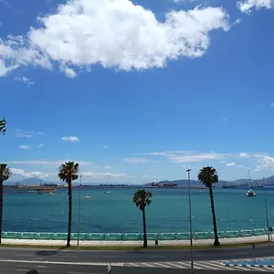  Habitación en casa particular Vistas A 3 Paises Y 2 Continentes 1º Linea De Playa A 5 Minutos De Gibraltar